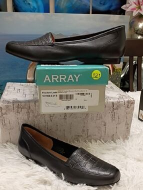 Array Freedom Array Women's Sz 8.5 Narrow Flats Loafers Leather 🆕